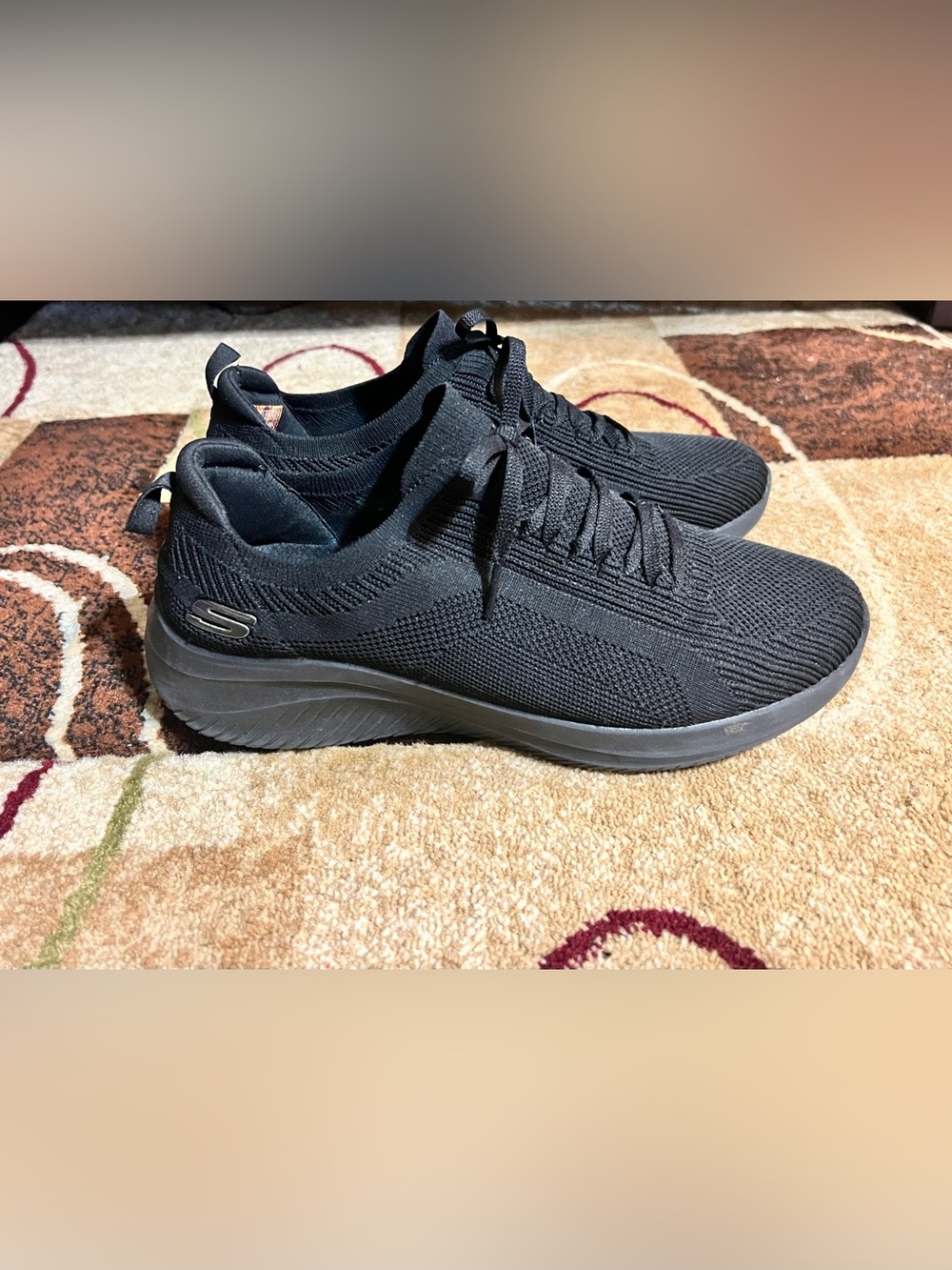 Skechers Women All-Black Knit Lace-Up Slip-On Sneaker Size 10